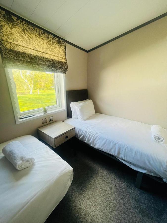 Evergreen Lodge With Hot Tub ヨーク エクステリア 写真