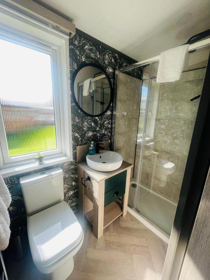 Evergreen Lodge With Hot Tub ヨーク エクステリア 写真