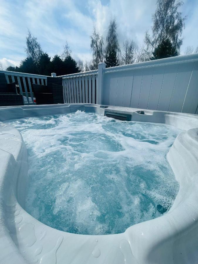 Evergreen Lodge With Hot Tub ヨーク エクステリア 写真